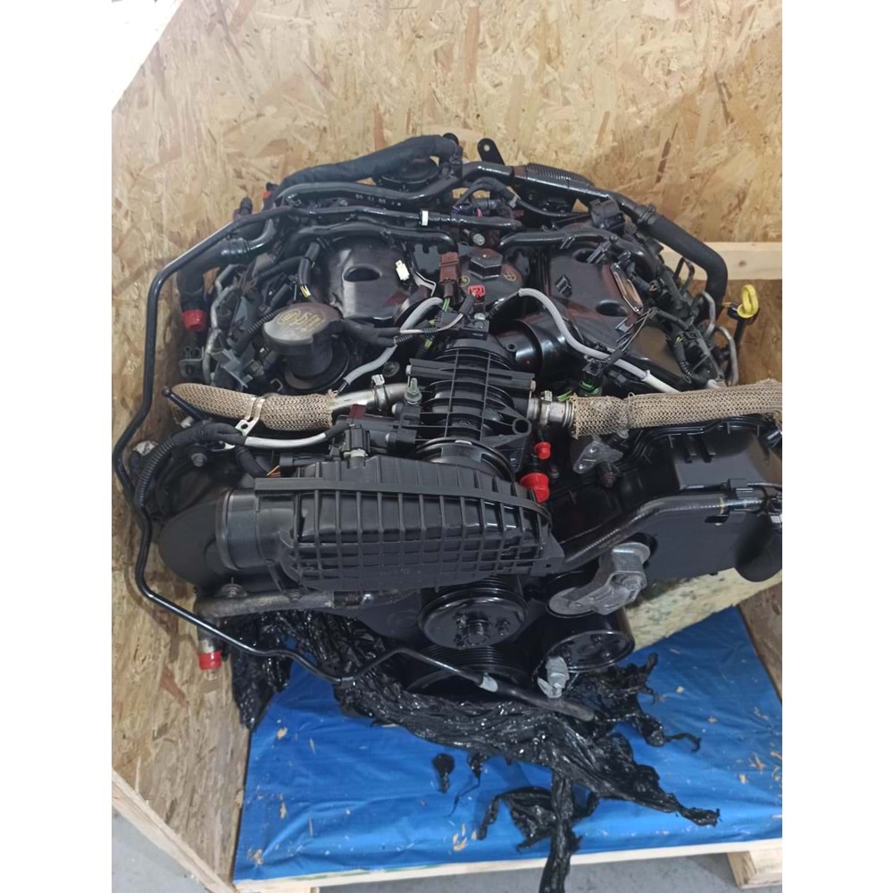 RANGE ROVER SPORT MOTOR KOMPLE 2.7 TDV6 FULL DOLU ENJEKTÖRLÜ TURBOLU LR006701