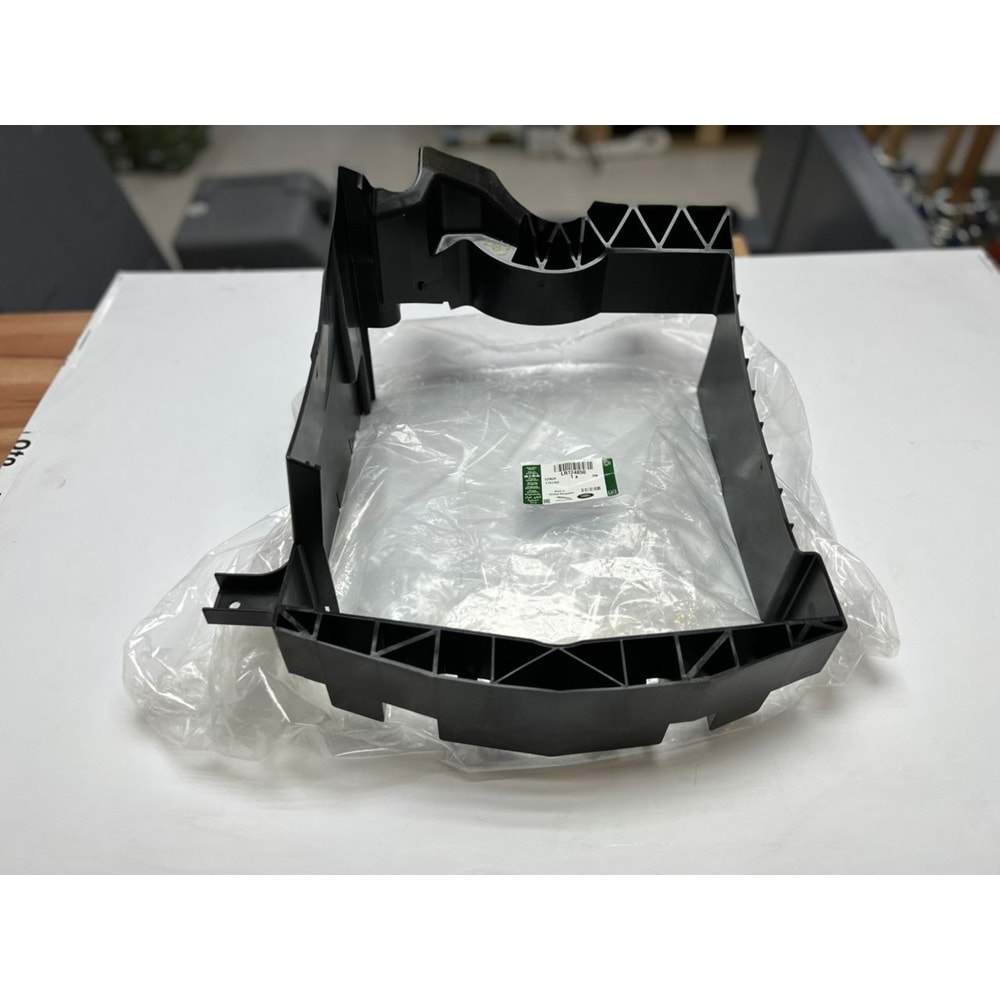 LAND ROVER SPORT DEFLEKTÖR ÖN SAĞ LR124850