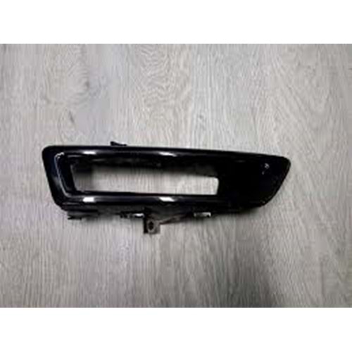DISCOVERY SPORT SİS LAMBA ÇERÇEVESİ SAĞ SİYAH LR061229