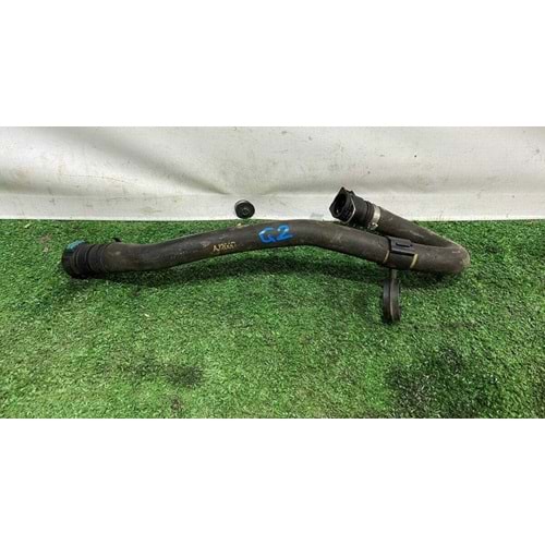 RANGE ROVER SPORT AJ200 RADYATÖR ÜST HORTUMU LR084402